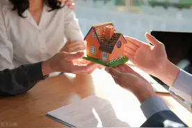 婚后买房只写丈夫名字，如离婚后妻子去买房，银行贷款算首套吗？图片