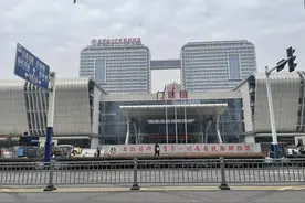 试管婴儿出生8年后被发现“非亲生”，医院放错胚胎却让人要豁达图片