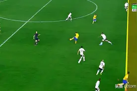 很多足球越位判罚是背离拼搏精神的，足球越位规则是反野球产生的图片