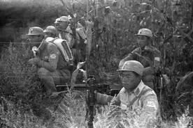 1946年，皮定均做一个大胆决定，多亏他坚持住了，才造福一方百姓图片