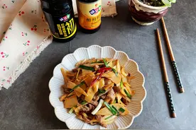 春天的美味：春笋！配瘦肉炒一炒，鲜嫩脆爽，好吃到舔盘子图片