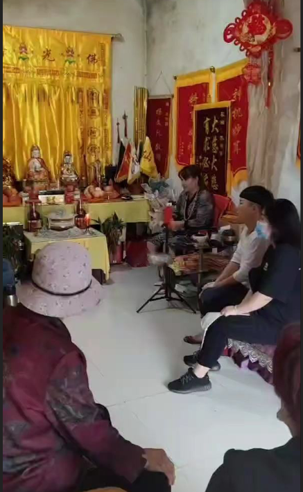 农村神婆（看香的），你知道是怎么看的吗？