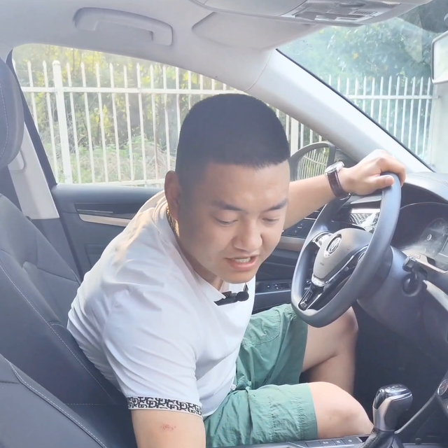 19年款帕萨特 大众底下带字母，1.4T的排量 家用足...