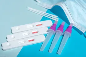 外出时，如何降低自己感染新冠的概率？这3样物品一定要备好！图片