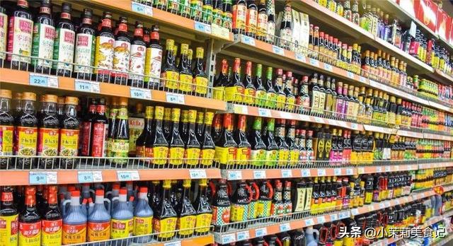 买酱油，要分清“酿造酱油”和“配制酱油”，看准3处挑出好酱油