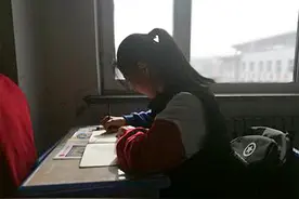 13岁女孩轻生最后一句话：“妈妈你赢了，我把命还给你”图片