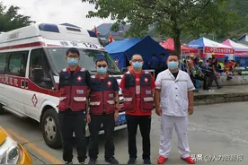 ​雅安市人民医院杨志刚：白衣执甲力抗死神 争分夺秒抢救生命图片