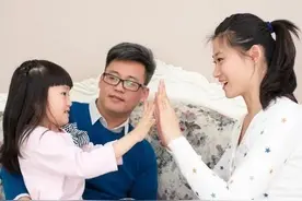 婆婆给大儿子家孙女五百压岁钱，小儿子家孙子一千，大儿媳怒了图片