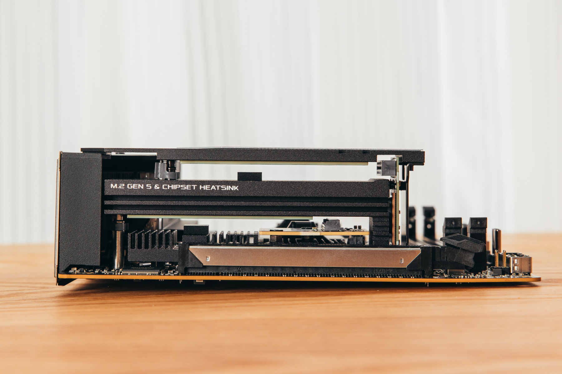 主板比处理器贵,华硕strix x670e-i 白色itx装机方案分