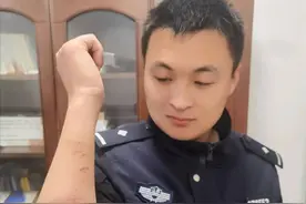 【我为群众办实事】生死关头，他用手铐将两人紧紧铐在了一起图片