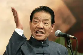 单田芳：拉扯7个妹妹，娶妻比自己大8岁，晚年拒绝儿女续弦建议图片