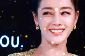 憨憨无厘头的迪丽热巴引现场大笑图片