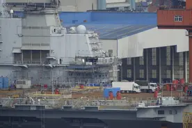 辽宁舰回大连4个月，史无前例大修维护还未完成，装上电弹行不行图片