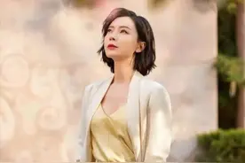 讲真，陈数的穿搭，真的很适合普通中年女人模仿，简约好看又气质图片