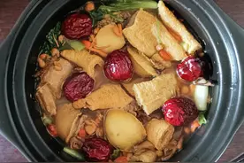 云南名菌焖鲍鱼，一道鲜上加鲜的养生滋补汤品图片