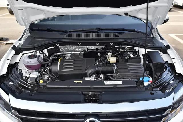 丰田卡罗拉大众朗逸，买谁更合适？试驾后发现差距太明显