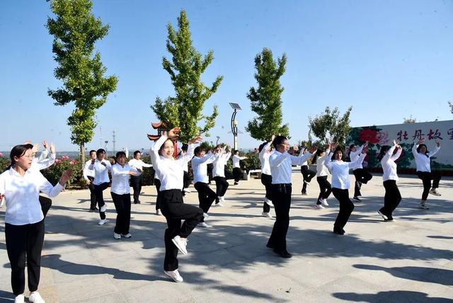 ϲӭ����� �滭�����̡����Ӱ��˴����Сѧ��ʦ�Ž��