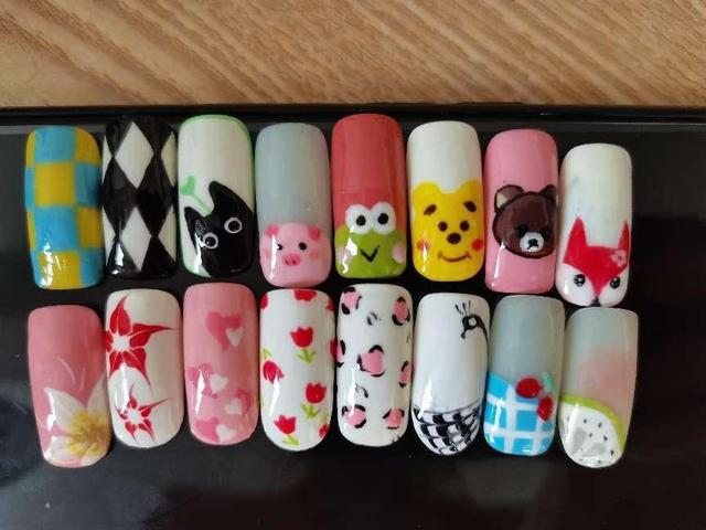 甲油胶在指甲上拉花 甲油胶在指甲上拉花怎么去除