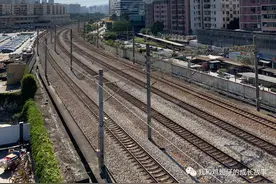 爱美丽推荐第66个打卡点 | 深圳遛娃 | 废弃复古绿皮火车拍照绝佳去处图片