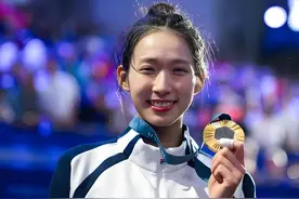41岁霍启山被撮合和奥运冠军，女方是小10岁博士，撞脸朱玲玲图片