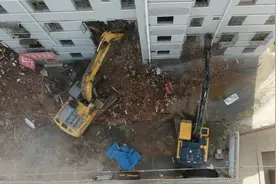 加速棚改 筑梦安居 白银区对公园路541号住宅楼实施安全性拆除图片