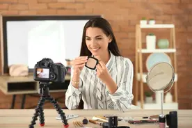 李佳琦露出618另一面图片