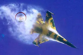 草包还是利器，打得过美国F-22却打不过中国歼10的俄制苏35战斗机图片