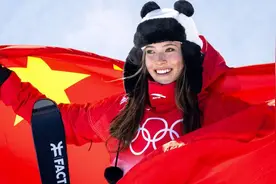 谷爱凌坚持自己的热爱，从小就开始学习滑雪图片