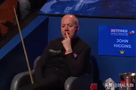 希金斯暴怒情绪失控，怒砸球杆吓坏观众！奥沙利文15-9已晋级无忧图片