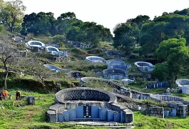江西出土瓷碗的碗底,上面写着8个字的"诅咒",这是什么意思