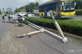 车主质问交警强行指派拖车，但几公里的费用是800元，上海嘉定图片