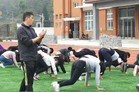 体育老师是“最清闲”体制内？实则卧虎藏龙，师范生羡慕不来图片