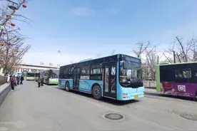 辽阳市进一步恢复部分公交线路运营图片
