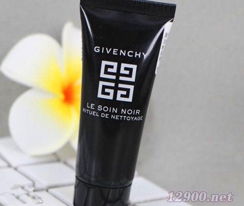 这些热门的洗面奶，不仅清洁效果好，还能平衡水油，净痘除螨