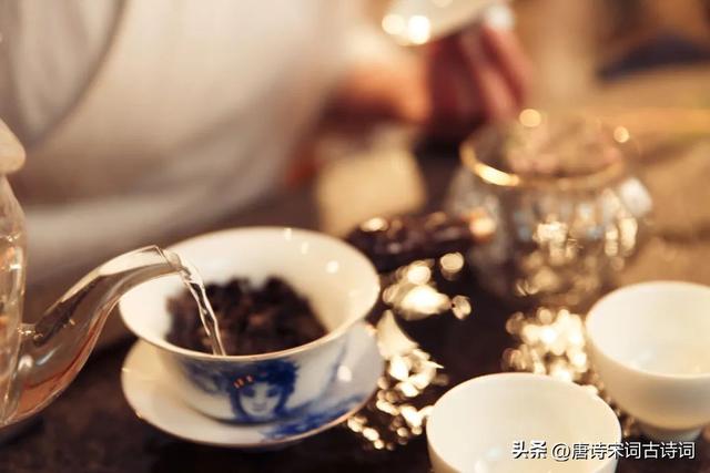 苏轼《浣溪沙·细雨斜风作晓寒》：人间有味是清欢