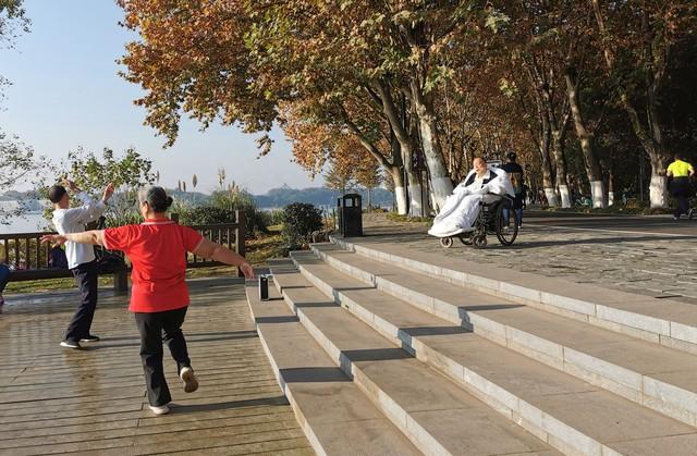 不留骨灰，不要墓地，不求后人祭拜，往往是这3种人！