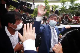 尴尬又恶心！陈时中交棒防疫指挥官转战台北市长，留下鳄鱼的眼泪图片