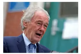 打得一拳开，免得百拳来图片