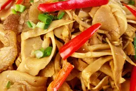 干笋只用水泡发就错了？老厨师：加上这一步，干笋香软脆嫩又入味图片