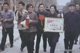职工的地位是从什么时候开始下降的？图片