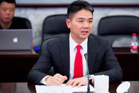 刘强东一年三次转让股份，大佬隐退继续上演？图片