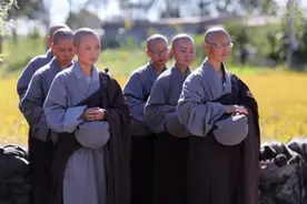 中国一座“尼姑”寺庙，寺庙内全是女尼姑，她们过着清贫的生活图片