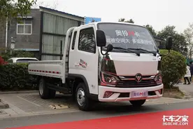 定价8万 搭载122马力柴油机 还是后双轮 带卧铺的奥铃M卡真值图片