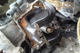 油耗高的摩托车这个原因也不容忽视，检查过程奉上图片