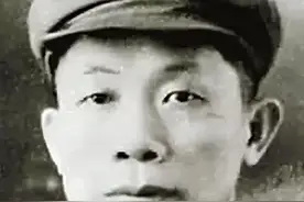 1950年解放海南，四野官兵登岛后，才发现两万多人仍穿着红军军装图片