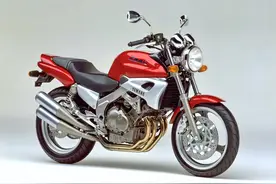 车型历史图库：Yamaha 直列四气缸街车 FZX250 Zeal图片