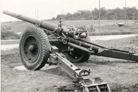 一战后法国施耐德公司研制的105毫米野战加农炮图片