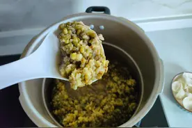哇，太实用了！绿豆汤这么煮，分分钟软糯起沙，颜色绿还省时省钱图片