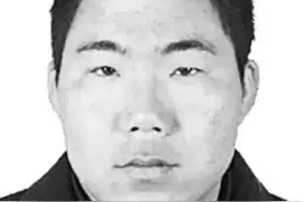 他自灭满门，杀死自己的儿子、父亲和妻子，又杀亲戚朋友共10人！图片