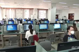 「第一现场」探访高考阅卷现场图片